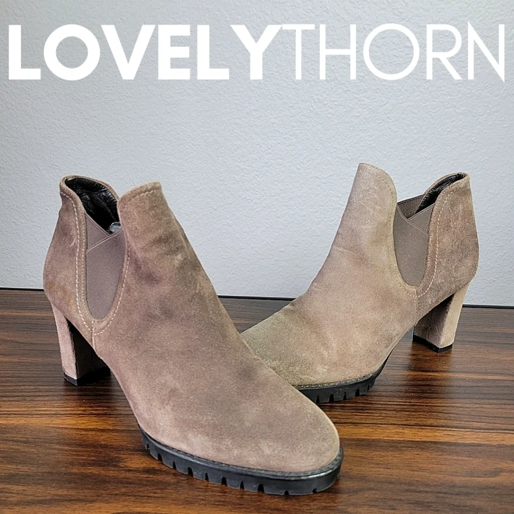 STUART WEITZMAN // grey taupe suede rugged rubber sole heeled ankle boots bootie